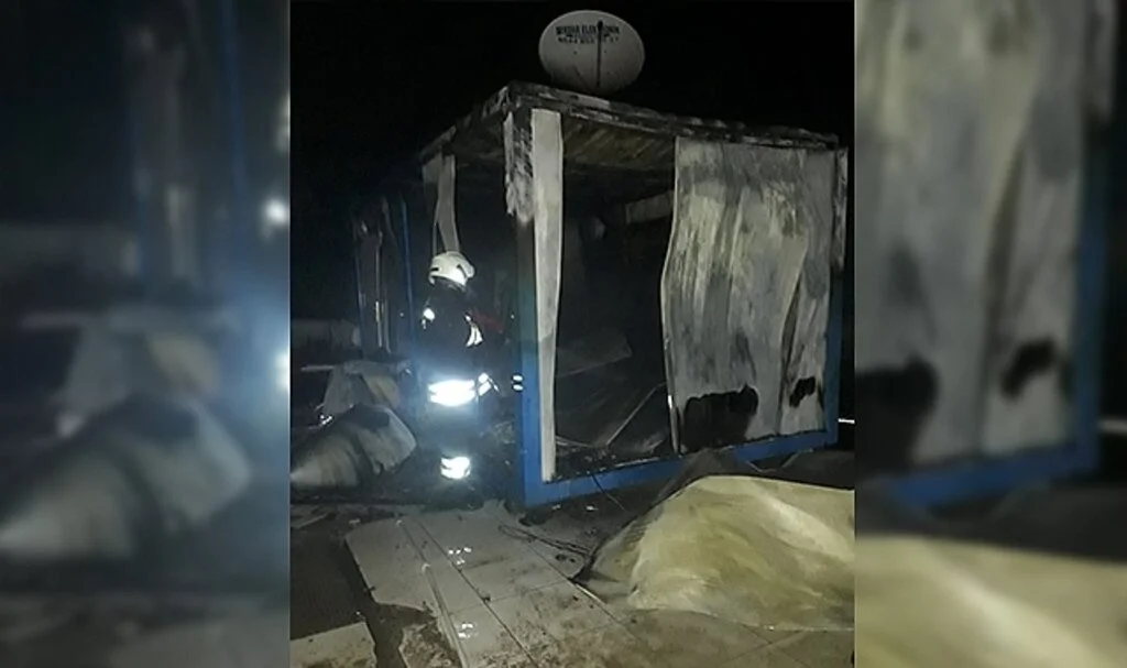 Samsun Salıpazarı'nda Cezaevi İnşaatı Şantiyesindeki Konteyner Yandı