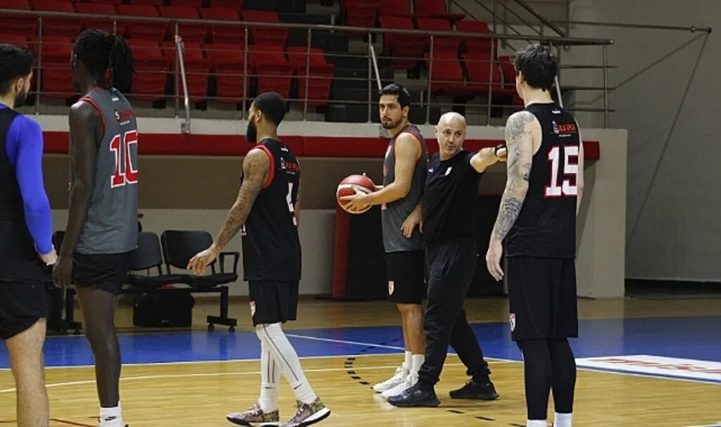 SAMSUNSPOR BASKETBOL ZORLU MAÇA HAZIR