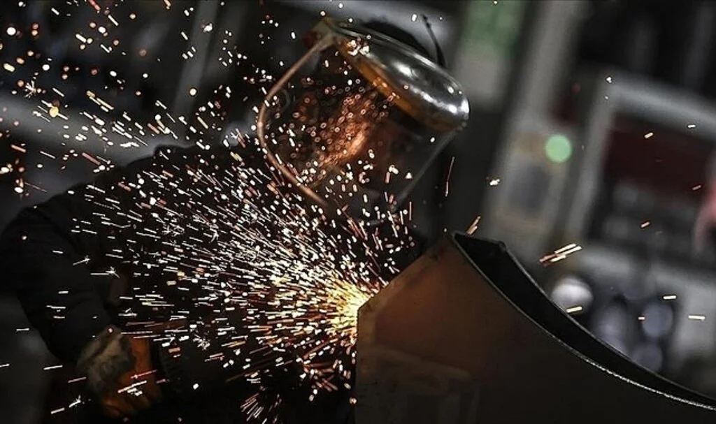 Sanayi Üretimi Ekimde Aylık Bazda Yüzde 2,4, Yıllık Bazda Yüzde 2,5 Arttı