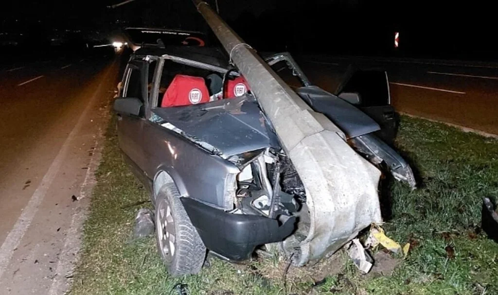 Sattığı Aracını Teslim Etmeye Götürürken Kaza Yaptı: 2 Yaralı