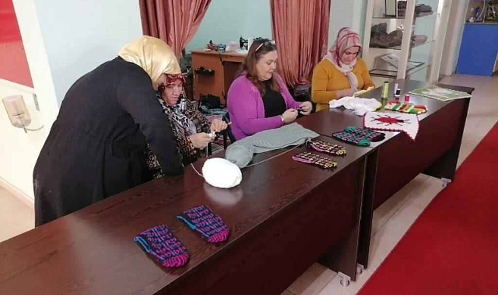 Şehit ve gazi  ailelerine el  sanatları kursu   