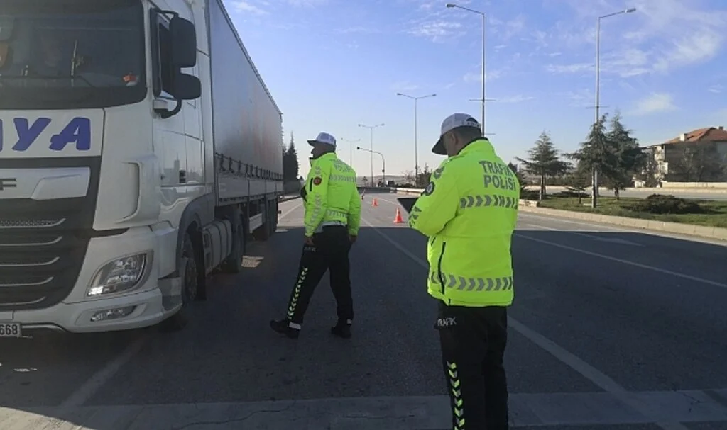 Sungurlu'da Kış Lastiği Denetimi Yapıldı