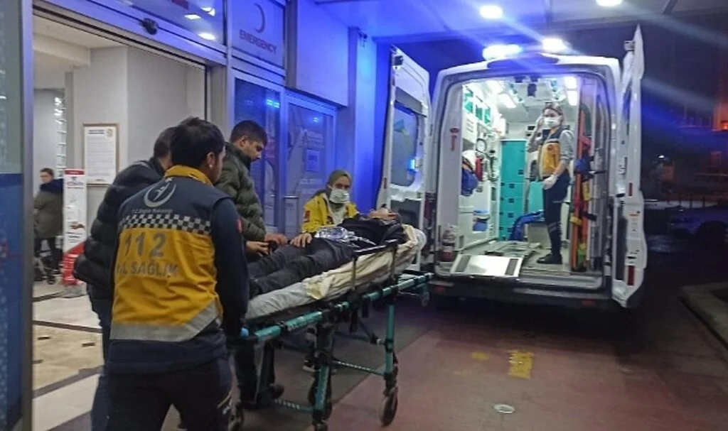 Tanımadığı Kişi Tarafından Bıçaklandı