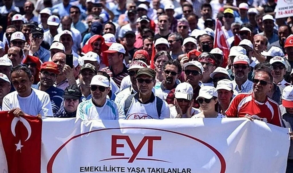 TBMM Tatile Giriyor, EYT Düzenlemesi 2023'e Sarktı