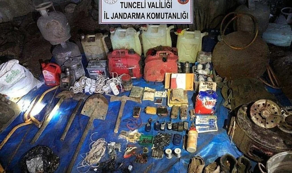  Tunceli'de teröristlere ait 15 sığınak imha edildi