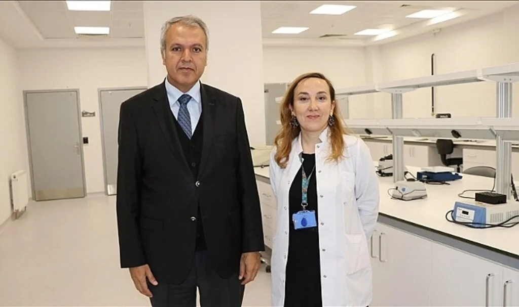 Türk Bilim İnsanları Bazı Erkeklerin Kovid-19'u Ağır Atlatmasının Nedenini Araştırdı