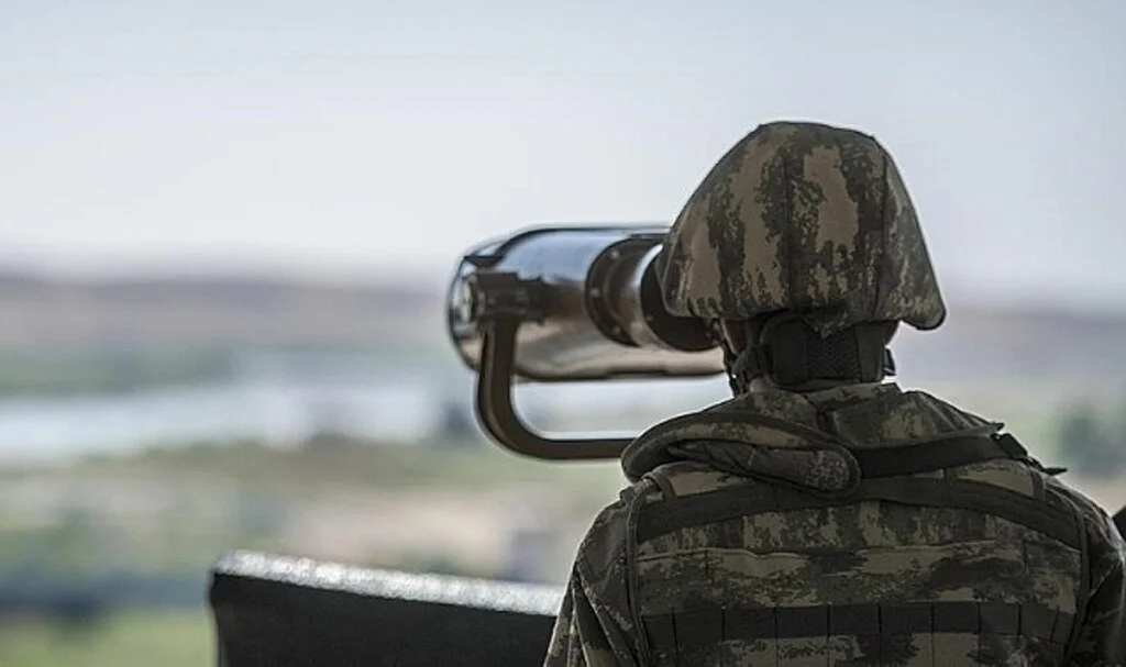 Türkiye'ye girmeye çalışan PKK'lı terörist Suriye sınırında yakalandı