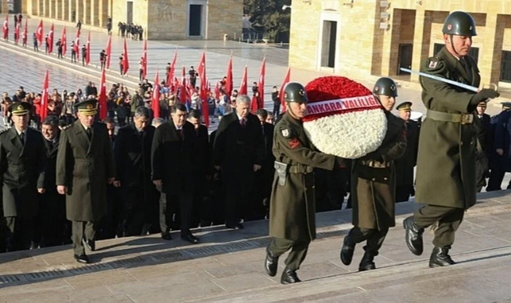 Vali Şahin, Atatürk'ün Ankara'ya Gelişinin 103. Yılı Dolayısıyla Anıtkabir'i Ziyaret Etti