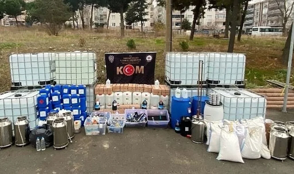 Yılbaşı Öncesi 15 Ton Etil Alkol Ele Geçirildi: 7 Gözaltı