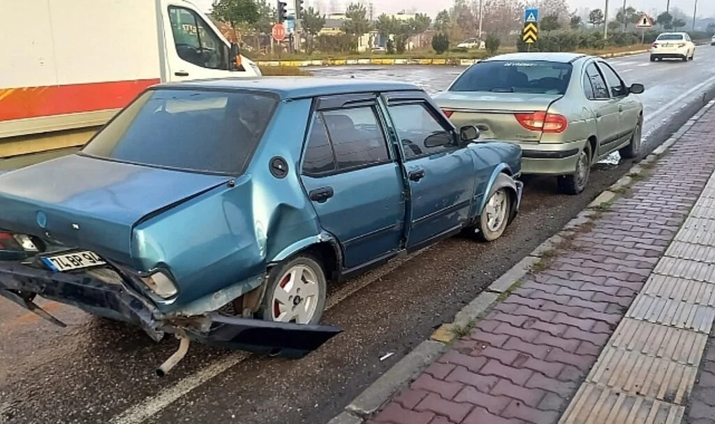 Zonguldak'ta zincirleme trafik kazası: 1 yaralı