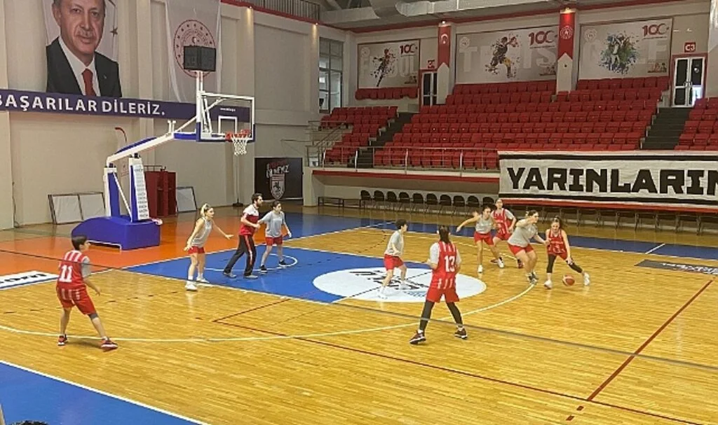ZORLU'NUN HEDEFİ PLAY-OFF'LAR