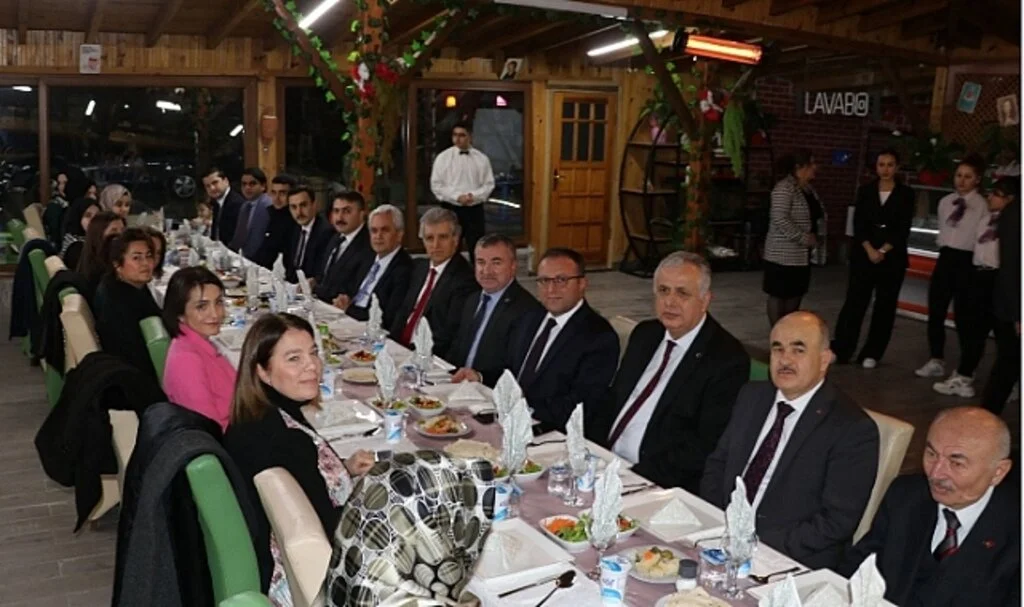 10 Ocak İdareciler Günü Vali Dağlı'nın Katılımıyla Havza'da Kutlandı