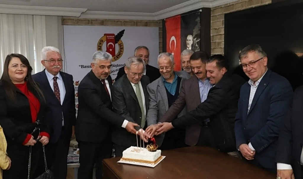 19 Mayıs Gazeteciler Cemiyeti'ne ZİYARETÇİ AKINI 