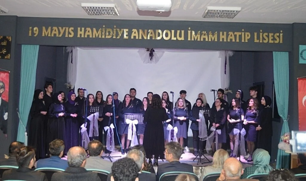 19 Mayıs Halk Eğitimi Merkezinden Türk Müziği Konseri