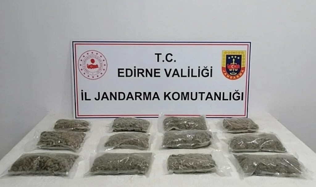  3 Kilo 150 Gram Uyuşturucu ile Yakalandılar