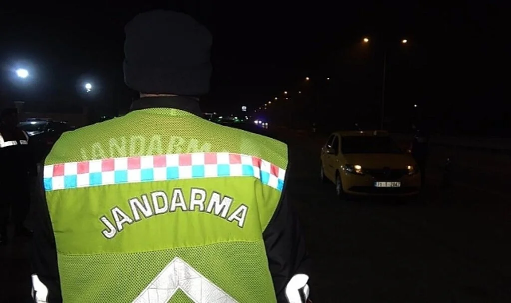 43 İlin Geçiş Güzergahında ’Yılbaşı’ Denetimi: Araçlar Tek Tek Durduruldu