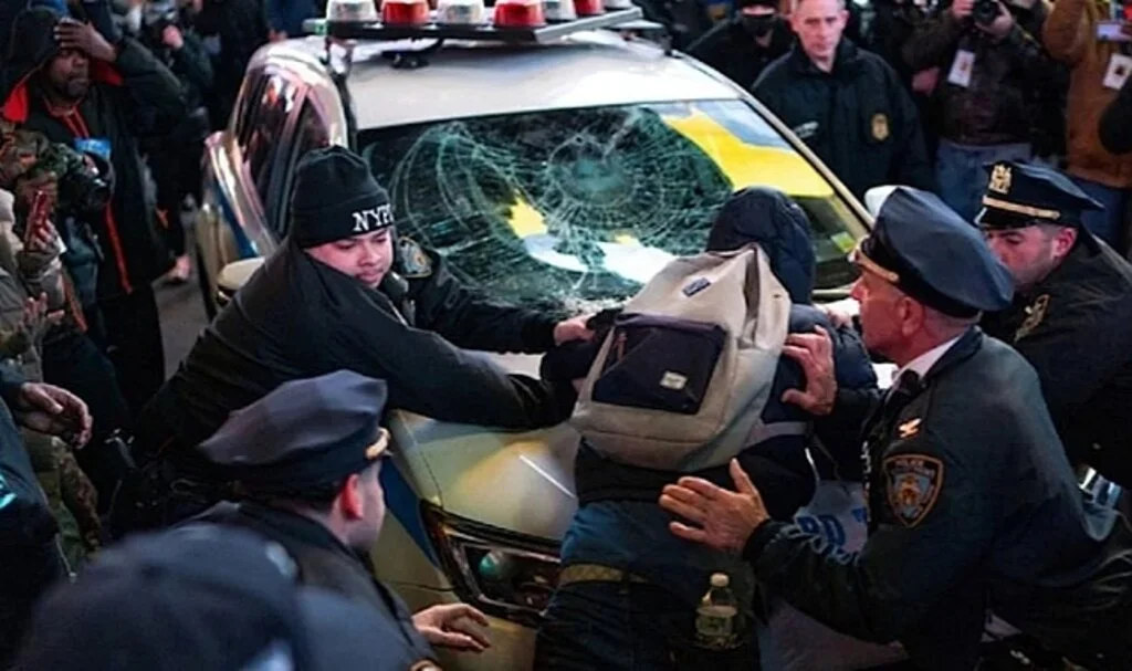 ABD Yine Polis Şiddeti Yüzünden Karıştı