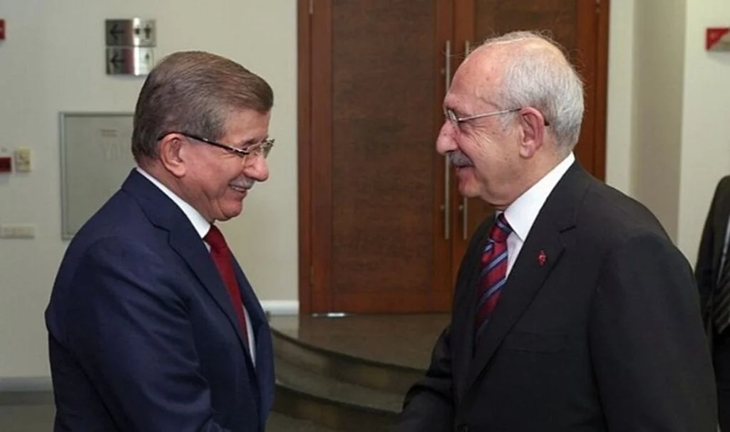 Ahmet Davutoğlu ile Kemal Kılıçdaroğlu Bir Araya Geldi