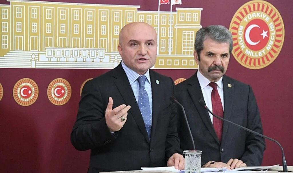 AK Parti  çözümden korktu 