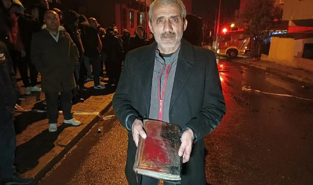 Alev Alev Yanan Evden Geriye Bir Tek Kuran-ı Kerim Kaldı