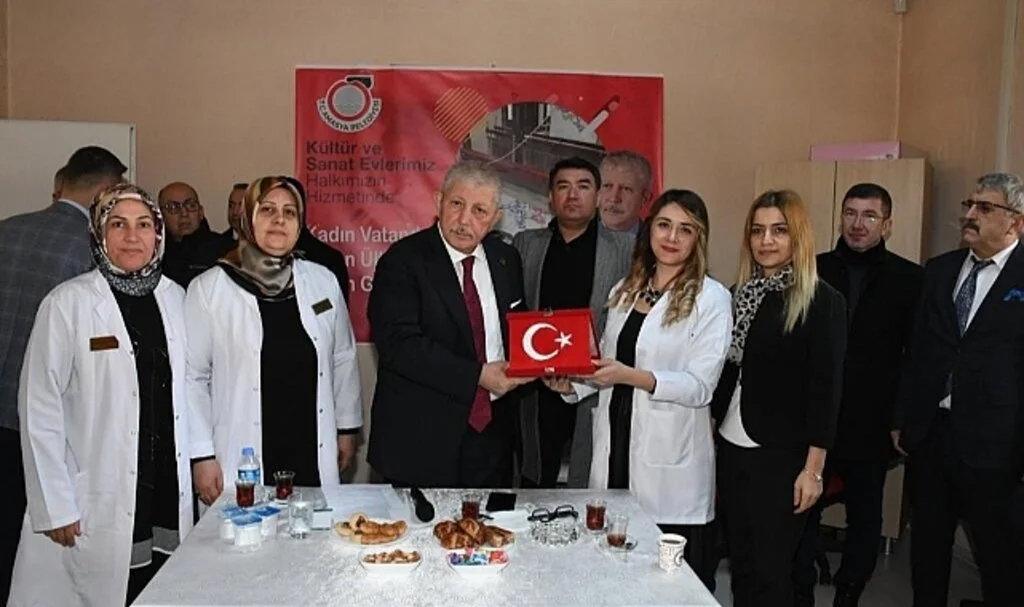 Amasya Belediye Başkanı Mehmet Sarı; 'Üreten Kadınlarımızın Her Zaman Yanındayız' 
