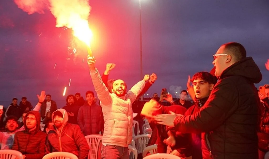 Atakum'da Üç Puan Meşalelerle Kutlandı