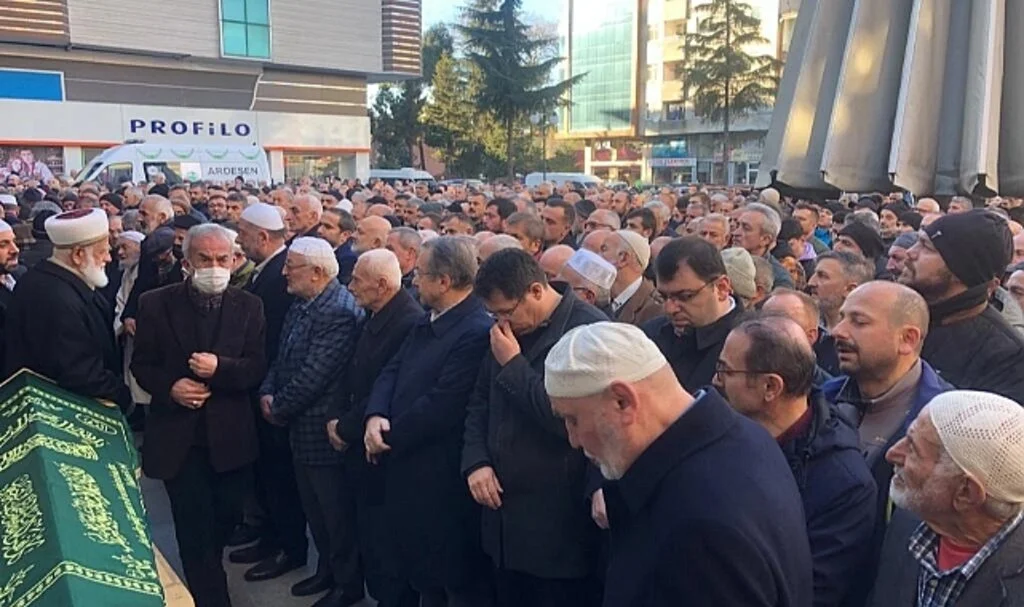 BABA DERECİ TOPRAĞA VERİLDİ