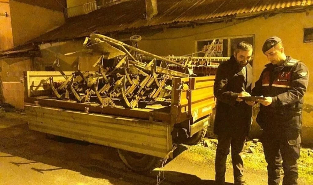 Bahçeden Tarım Aletleri Çalan 2 Kişi Yakalandı