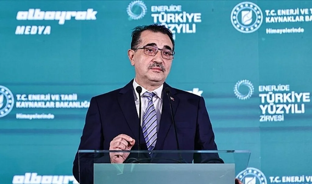 Bakan Dönmez: Türkiye, Umman'dan Yıllık 1,4 Milyar Metreküp Gaz Alacak