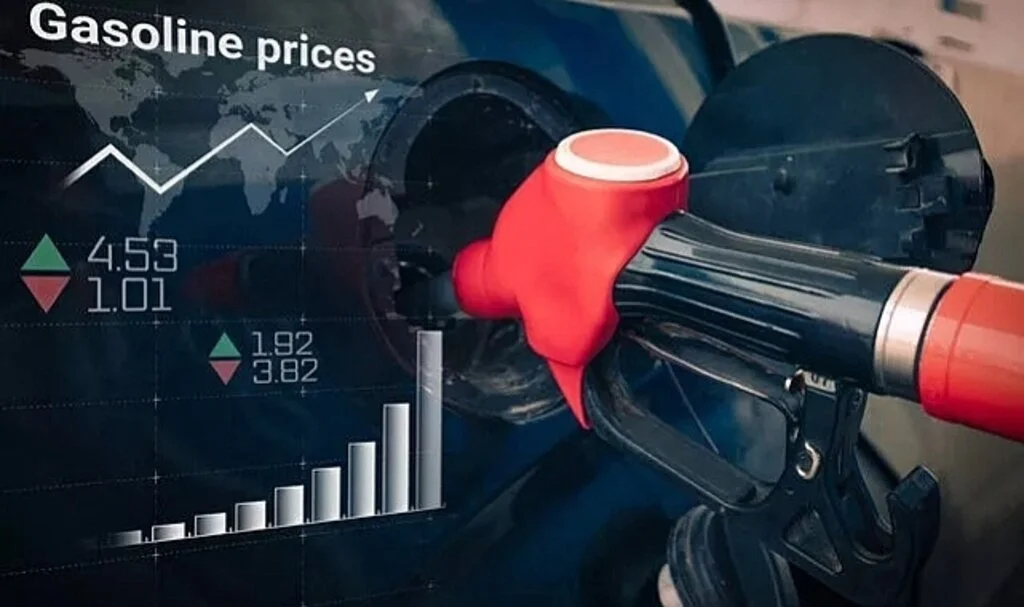 Benzine Bu Gece Zam Geliyor! 