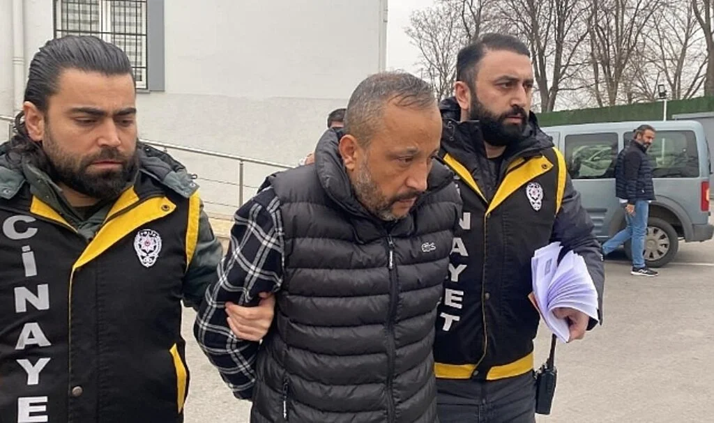 Bursa'da Kızının Gözü Önünde Kadını Öldüren Saplantılı Aşık, Adliyeye Sevk Edildi
