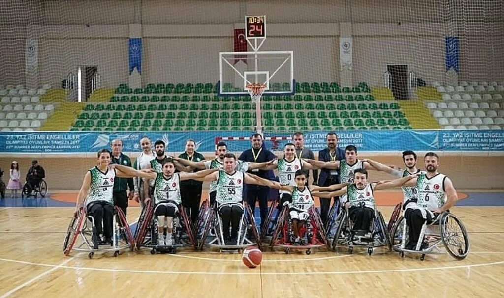 Çabes Yüz Güldürüyor 84-70