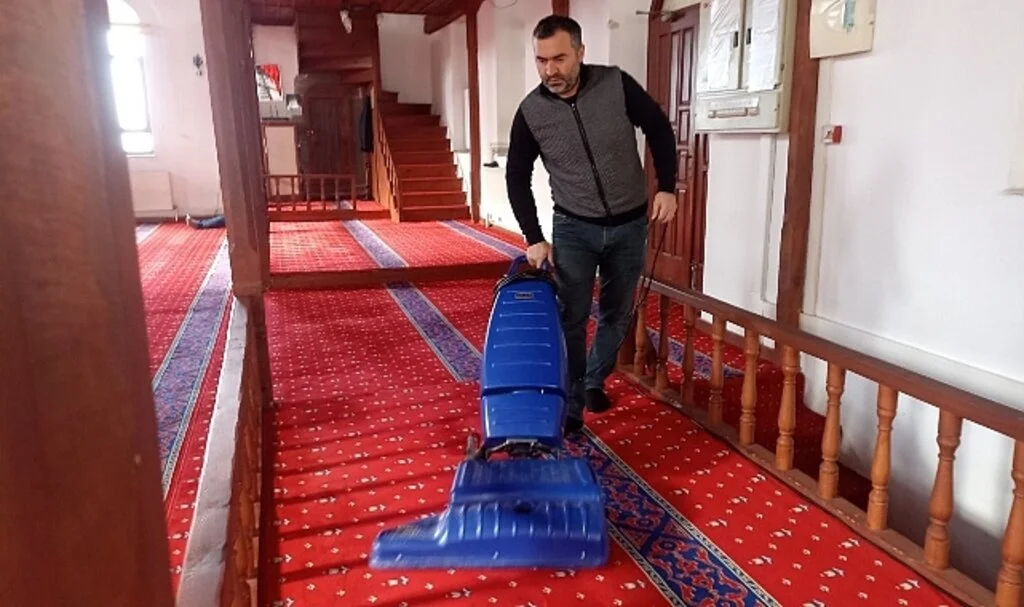Camiler Üç  Aylara Hazırlanıyor 
