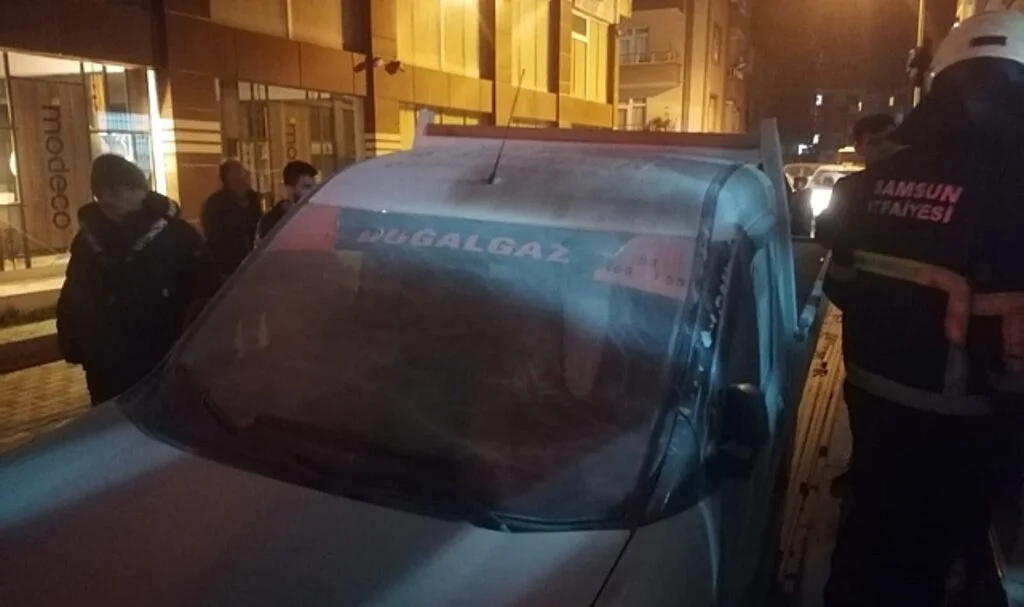 Çarşamba'da Kundaklanan Kamyonette Hasar Oluştu