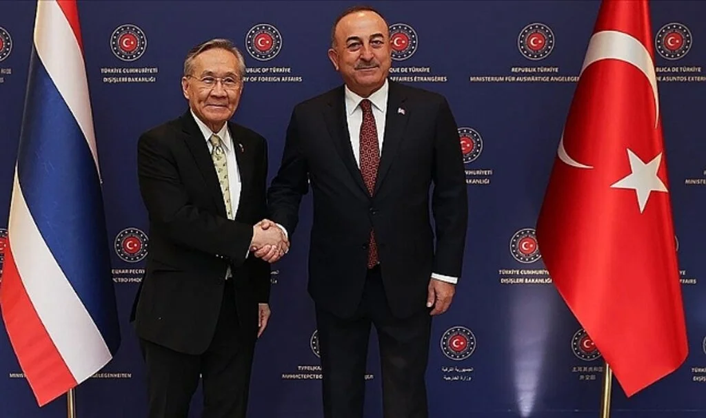 Çavuşoğlu: "(Pompeo'nun Kitabı) Diplomatik Bir Dil ile Söylüyorum, Siz Buna Yalan da Diyebilirsiniz. Çifte Standart Var