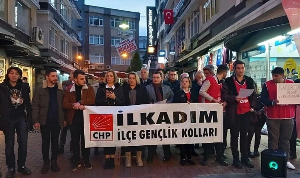 CHP Gençlik Kolları Üyeleri; 'Öğrencileri Düşünen Yok'