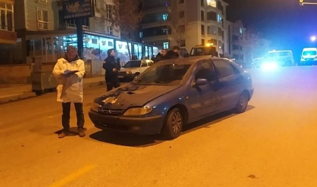Çorum'da Yolun Karşısına Geçmeye Çalışan Anne ve Oğluna Otomobil Çarptı