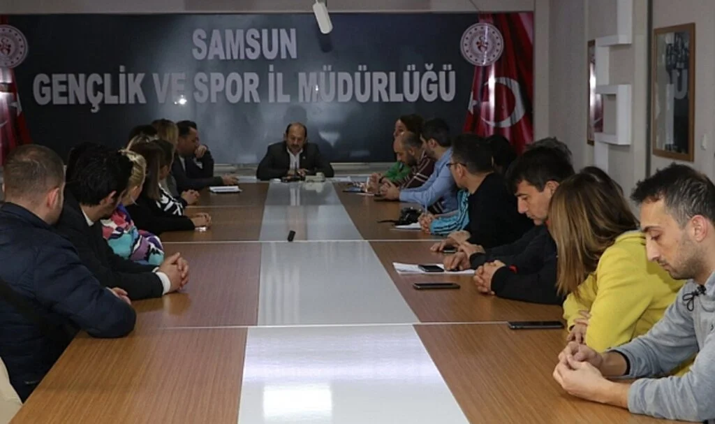 Dereci Antrenörlerle Bir Araya Geldi