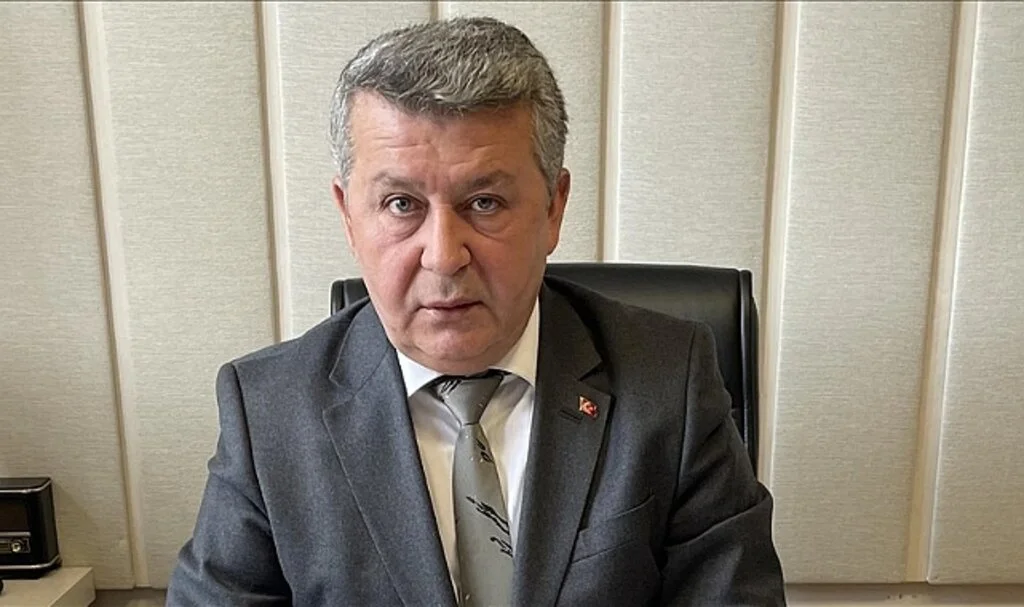 Doç. Dr. İba: Altılı Masanın Adaylık İddiası Hukukun Araçsallaştırılmasına Hizmet Ediyor