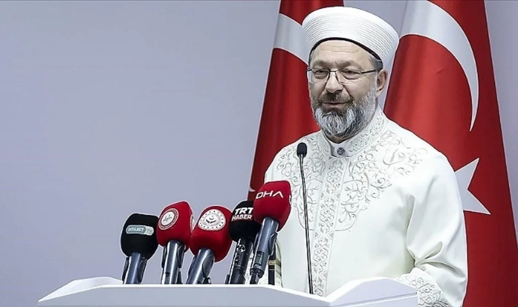 Erbaş: (İsveç'te Kur'an-ı Kerim'in Yakılması) 120 Ülkedeki Ataşelik ve Müşavirliklerimiz Mahkemelere Başvuracak