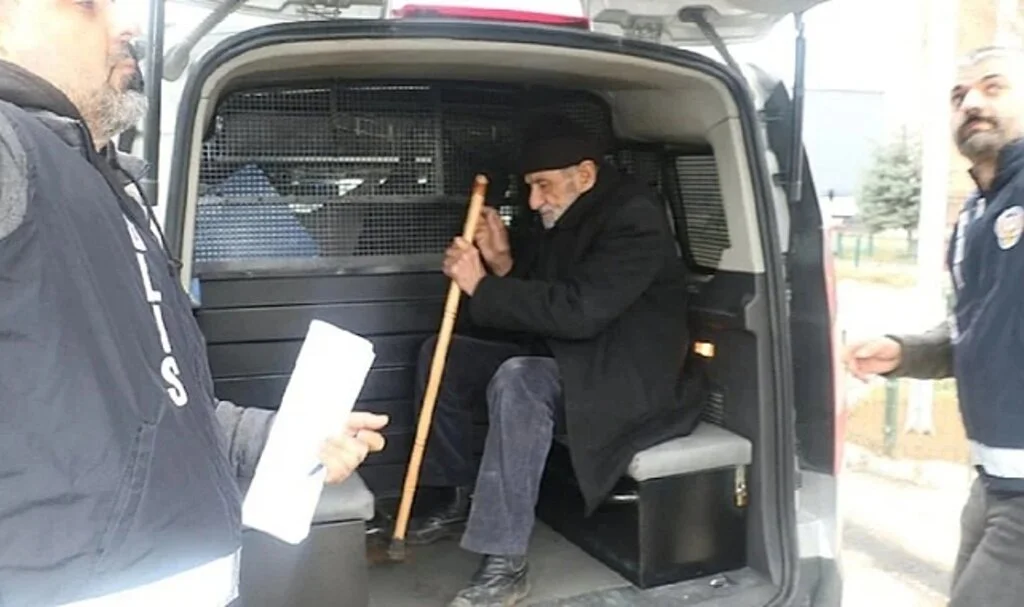 Eşini ve Bir Oğlunu Öldürüp Diğerini Yaralamıştı, Acı Haber Geldi
