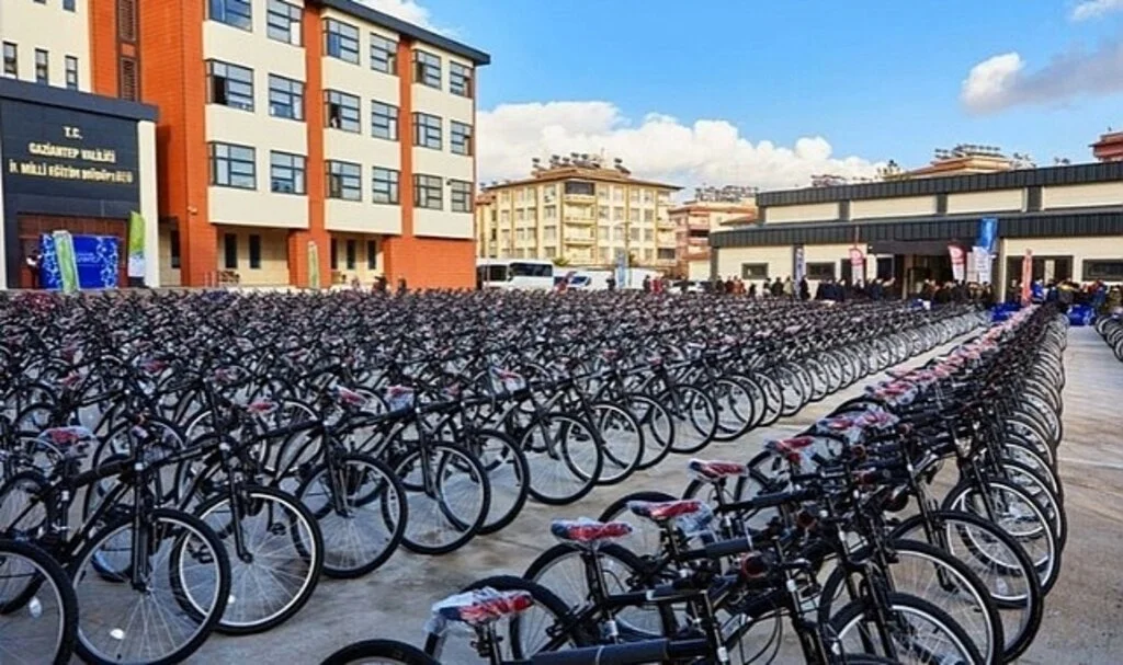 Gaziantep'te Öğretmenlere Yeşil Ulaşım Aracı Bisiklet Dağıtıldı