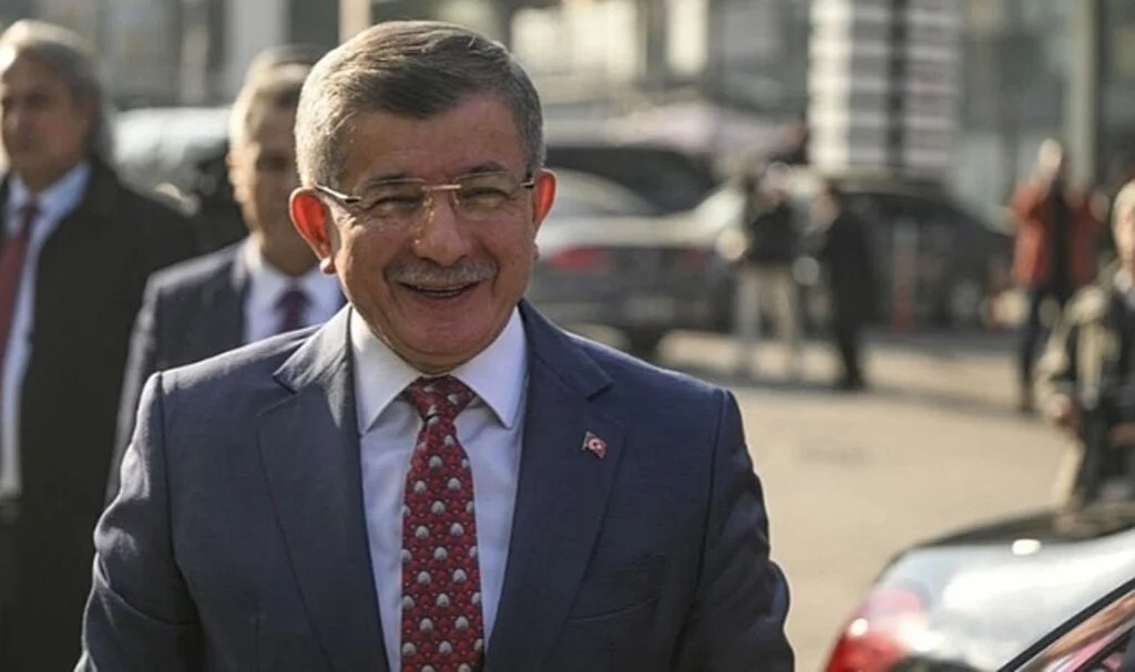 Gelecek Partisi lideri Davutoğlu'ndan Cumhurbaşkanı Adayı Mesajı: Çay Demlendi