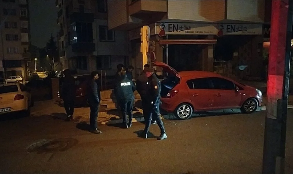 Genç Parti İl  Başkanının Aracı  Kurşunlandı   