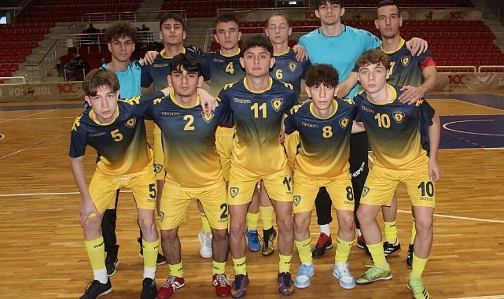 Gençler Futsal'da Elemeler Sürüyor
