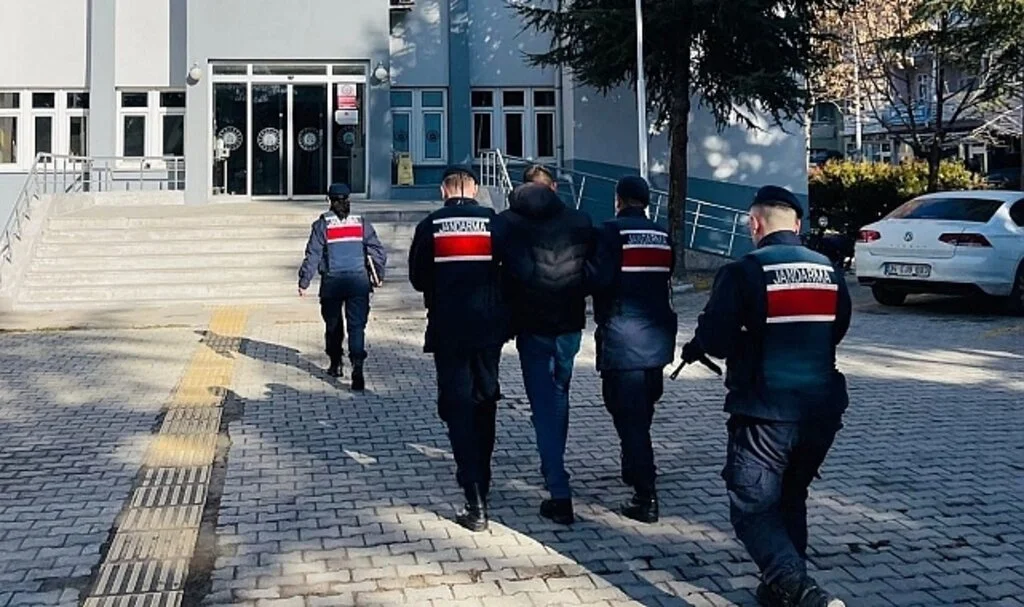 Hakkında 16 Yıl Kesinleşmiş Hapis Cezası Bulunan Firari Yakalandı
