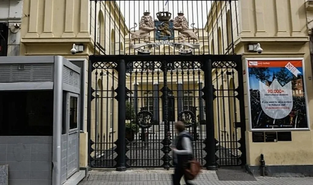 Hollanda’nın İstanbul Başkonsolosluğu Ziyarete Kapatıldı
