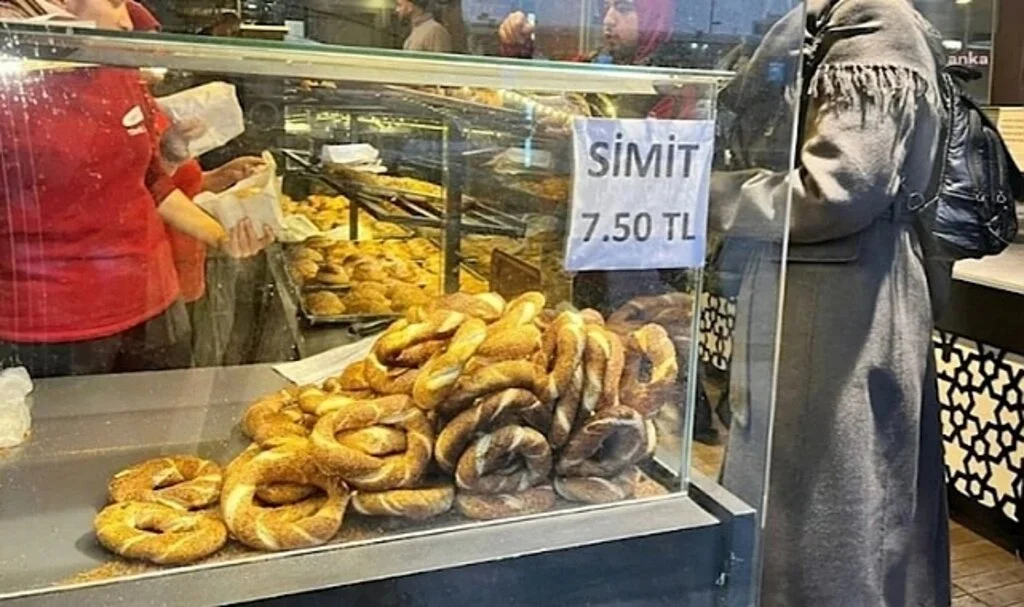 İstanbul’da Simide Gayriresmi Zam