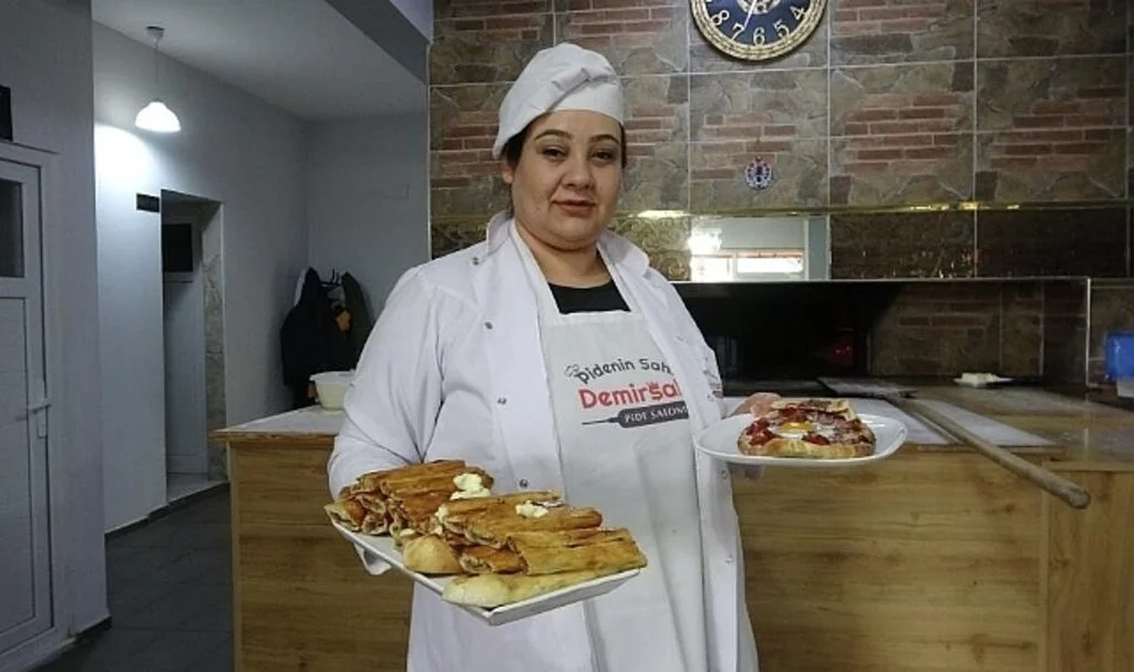 İstanbul'dan Okumak İçin Geldiği Bafra'da Pide Ustası Oldu