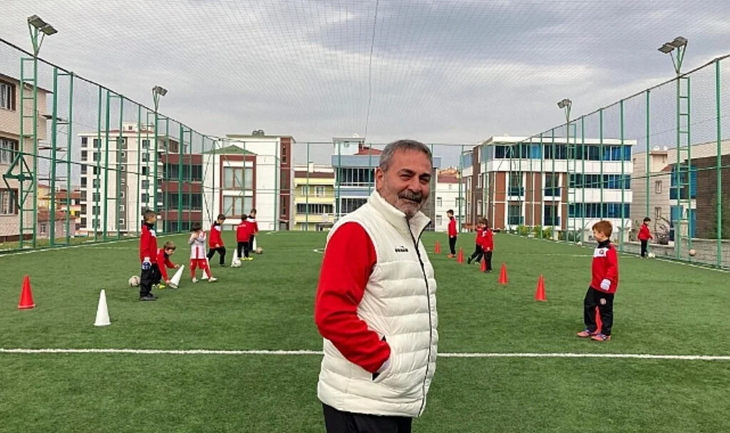 İstiklalspor'un Gençleri Dolu Dizgin